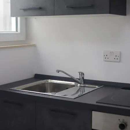 Affittacamere Economy Bedroom With Private Bathroom, Area St Julians - 3 Mins Seafront - Shared Common Area *