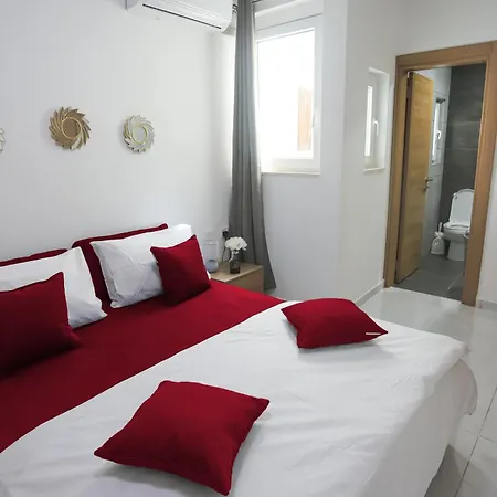Economy Bedroom With Private Bathroom, Area St Julians - 3 Mins Seafront - Shared Common Area Guest house Saint Julian's